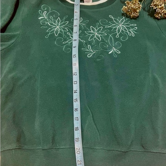 Green Fleece Top By Alfred Dunner. Size PM - Picture 7 of 8